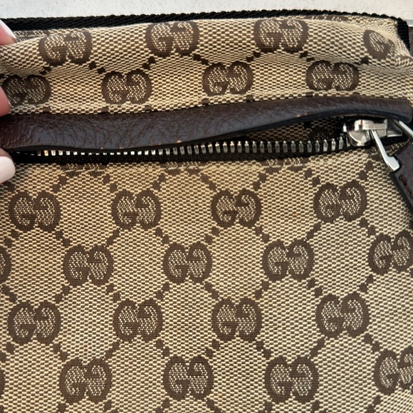 🔥GUCCI MONOGRAM CROSSBODY BELT BAG🔥 - Picture 6 of 15